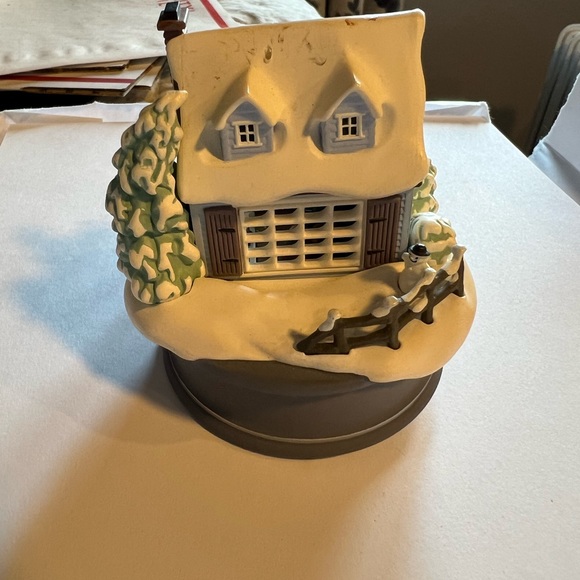 Hallmark Keepsake Ornament White Christmas - Picture 5 of 13